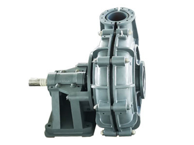 What are the important considerations when selecting a coupling between a pump and motor